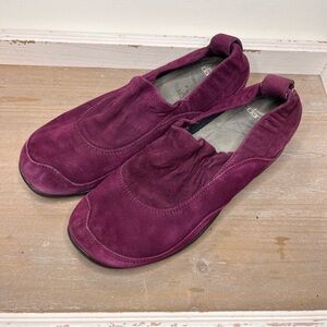 Dansko Cadence Purple Suede Comfortable Shoes Slip On Size 38 US Women's 7.5